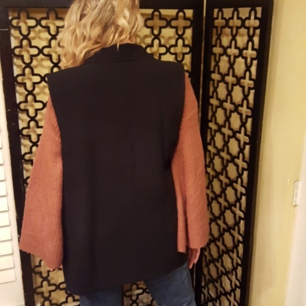 NWOT LEITH BLACK SLEEVELESS LONG LINE VEST - Picture 4 of 5